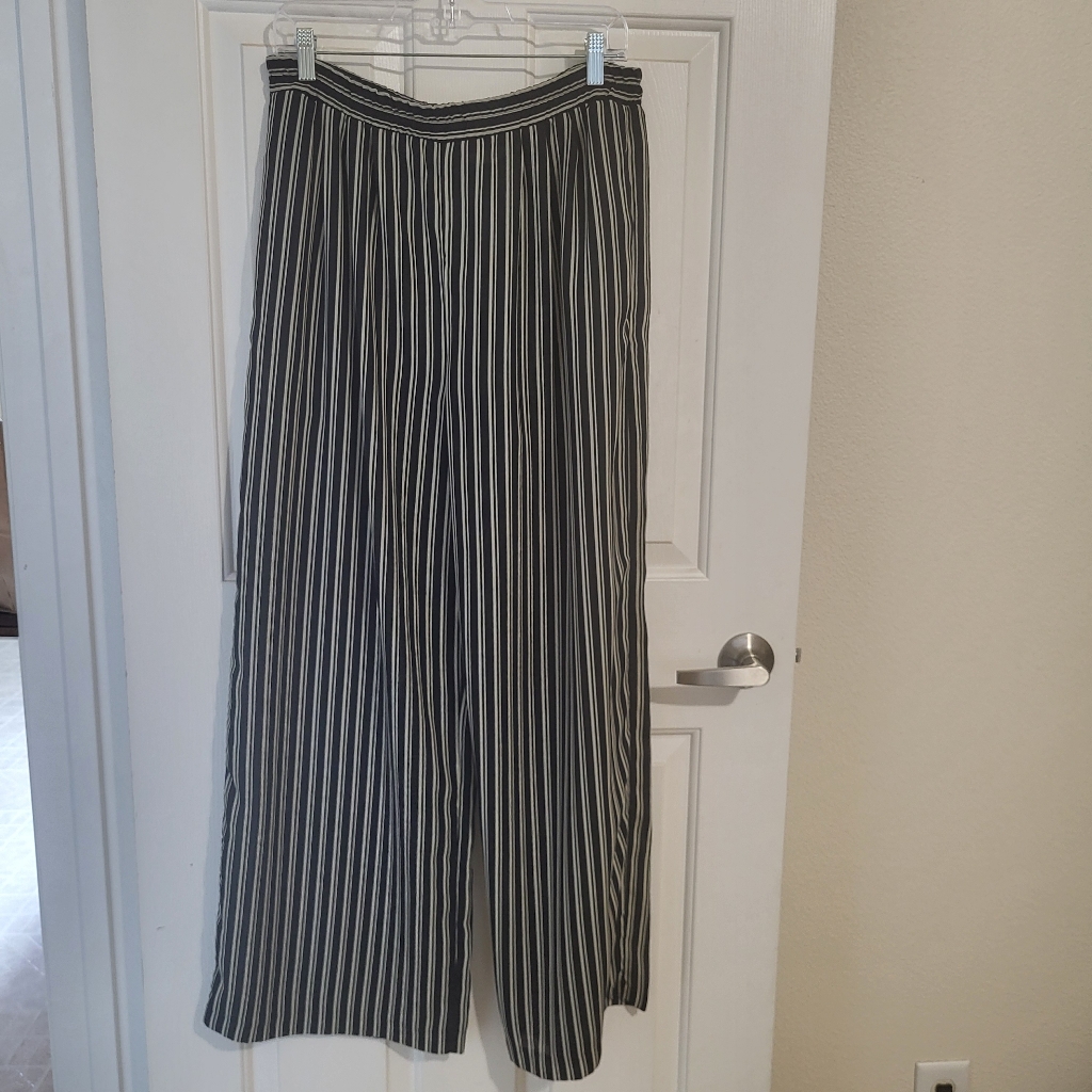 Moda Black And Off-White Striped Pants